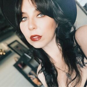 Meet your Posher, Francine